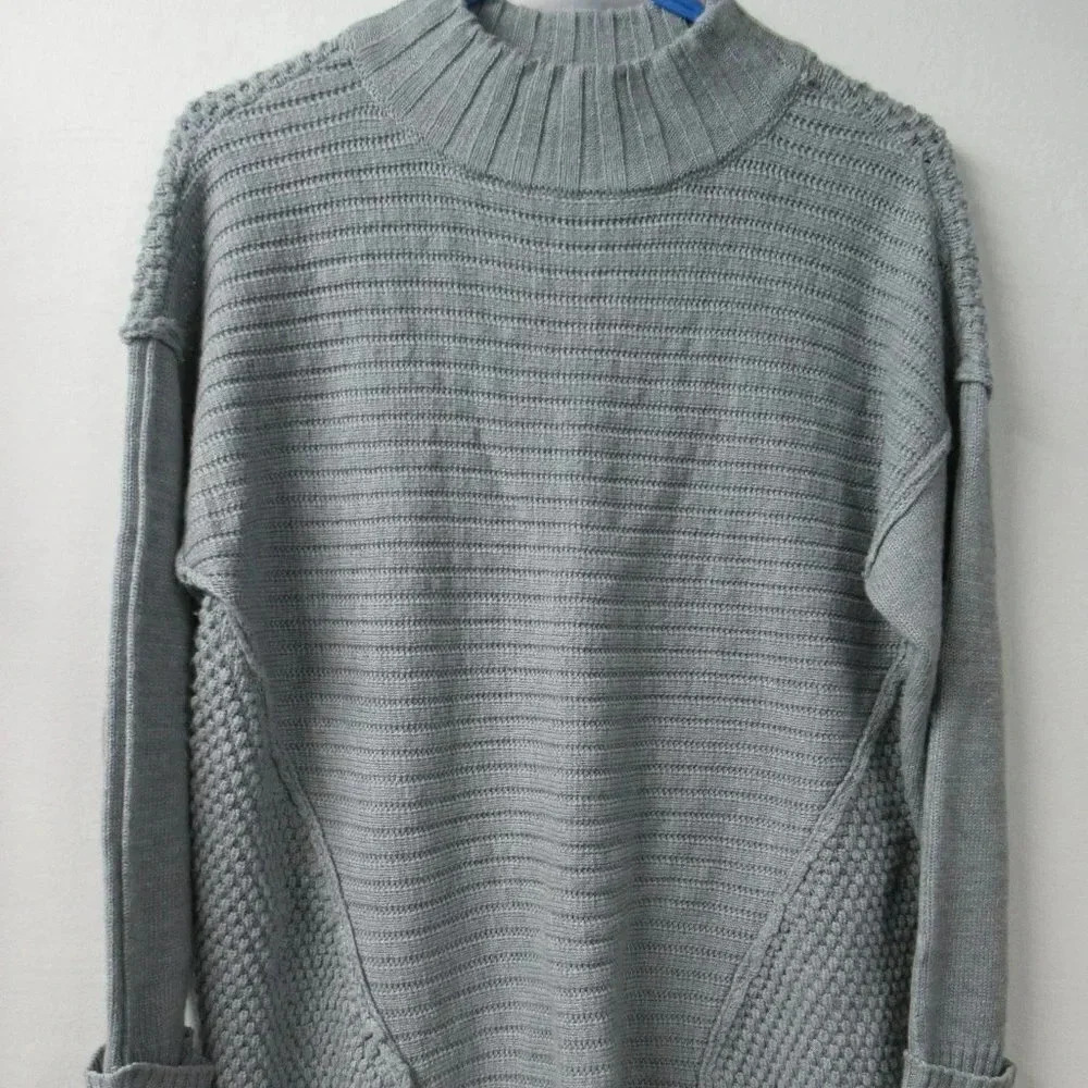 Dress Barn Sweater Women's XL Grey Cuffed Sleeves Pattern